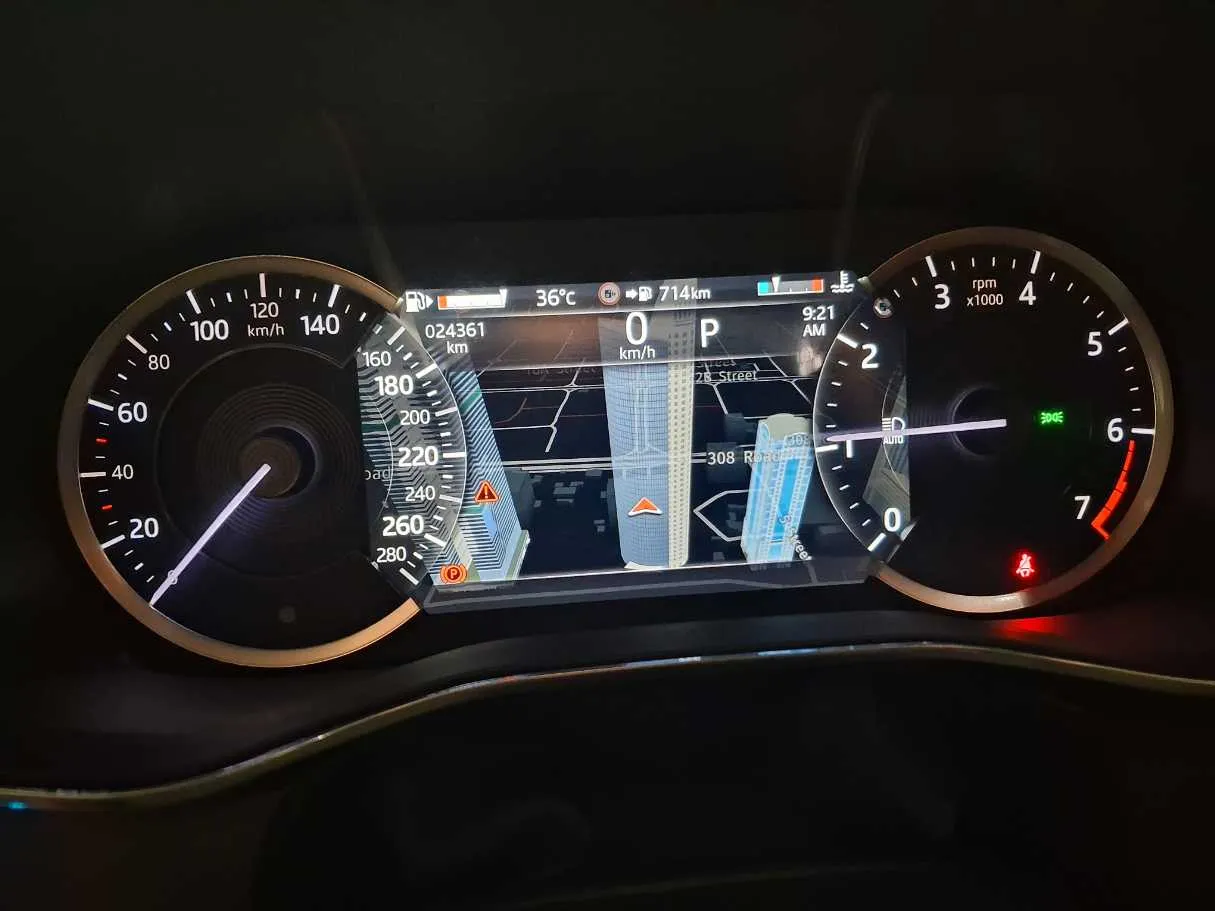 Car image 12