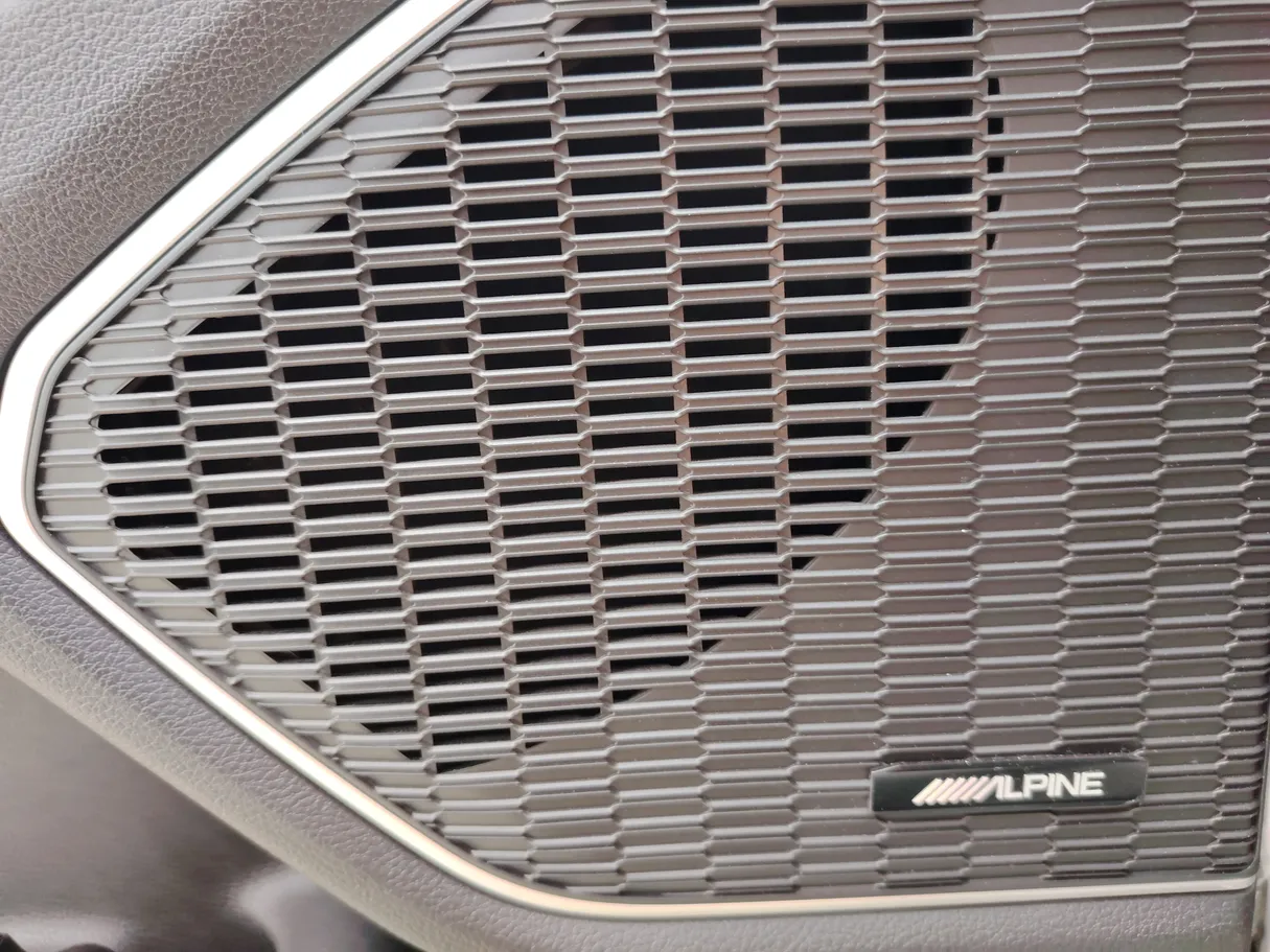 Car image 38