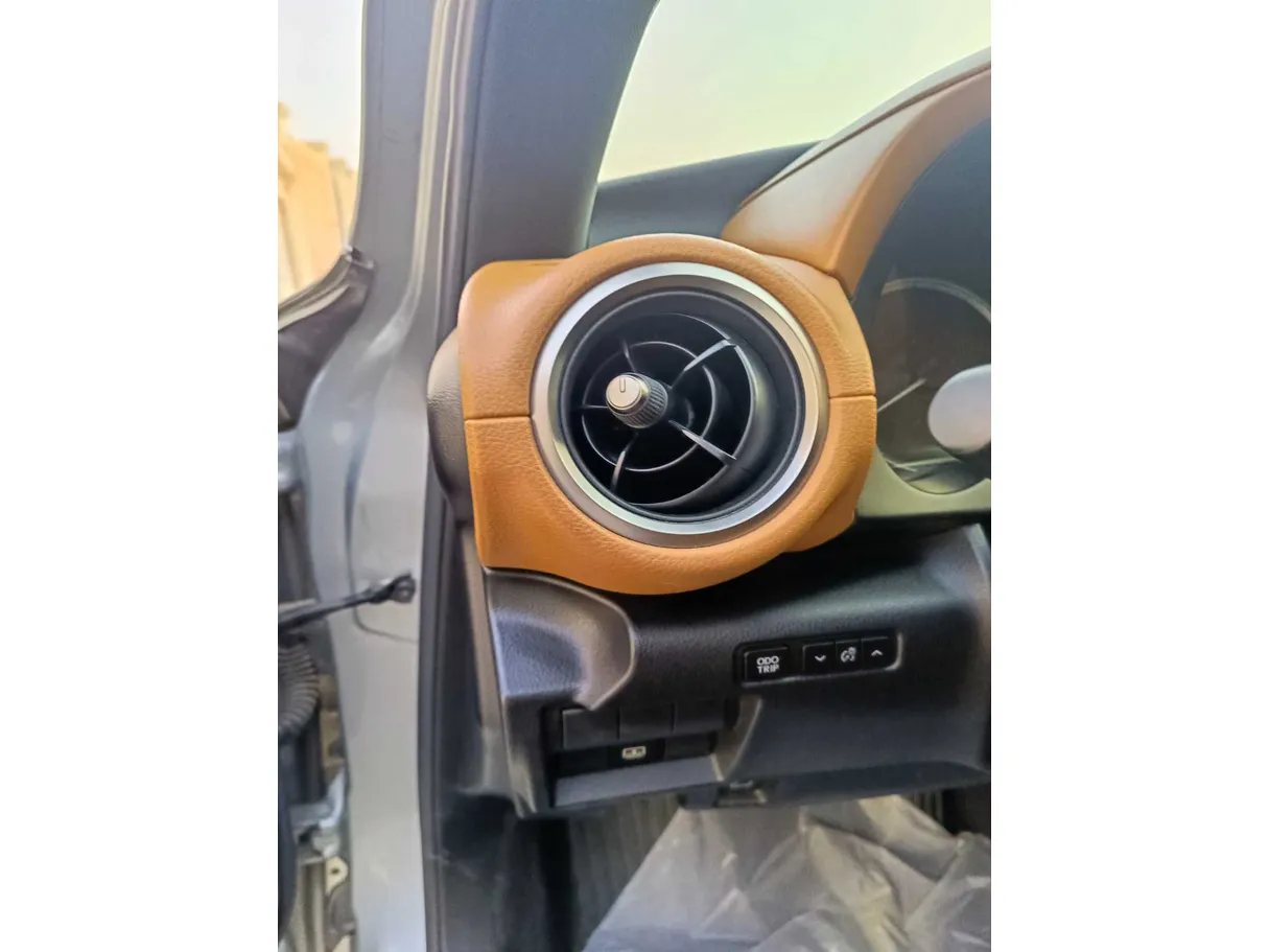 Car image 34
