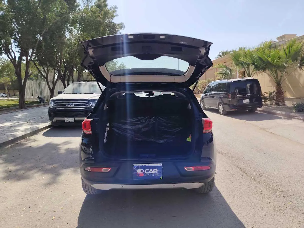 Car image 17
