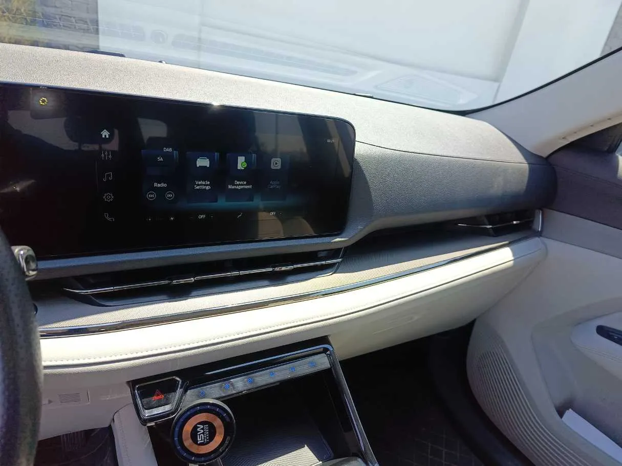 Car image 20