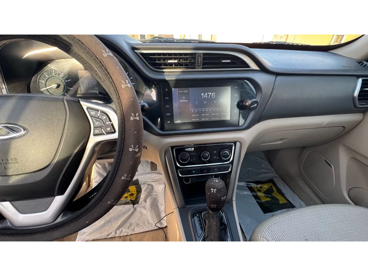 Car image 17