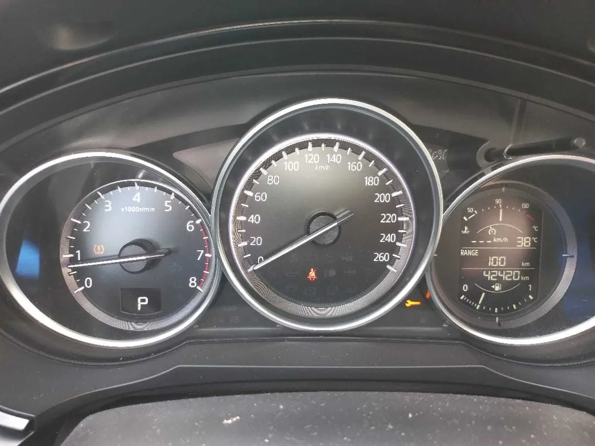 Car image 18
