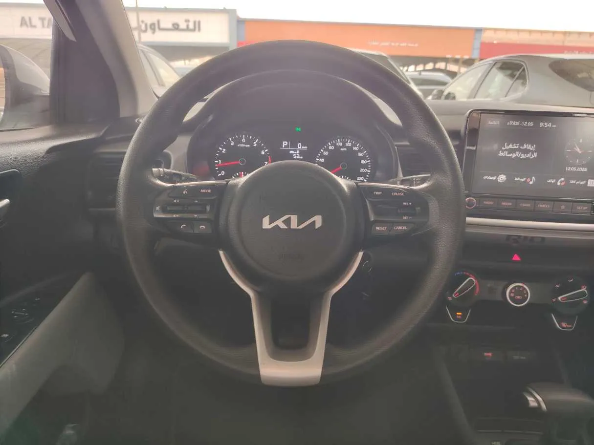 Car image 24