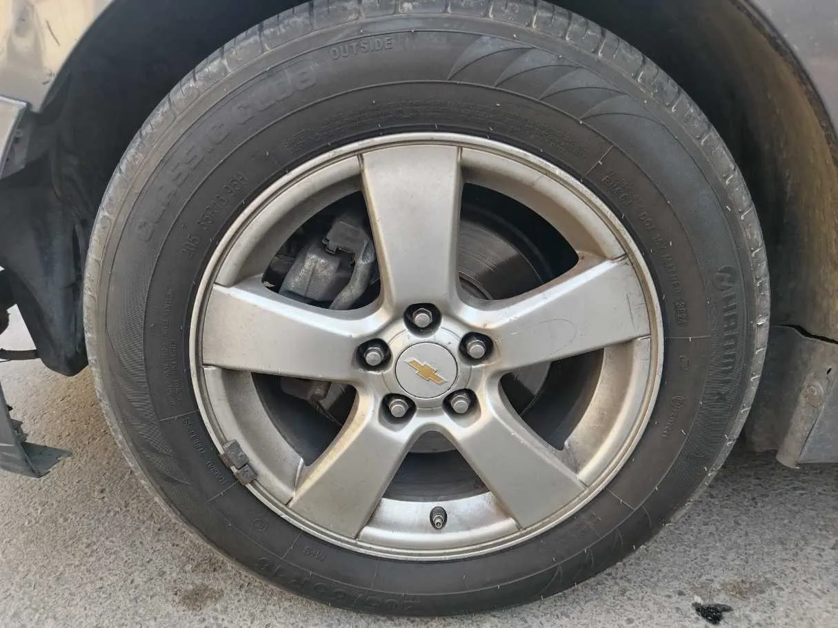 Car image 10