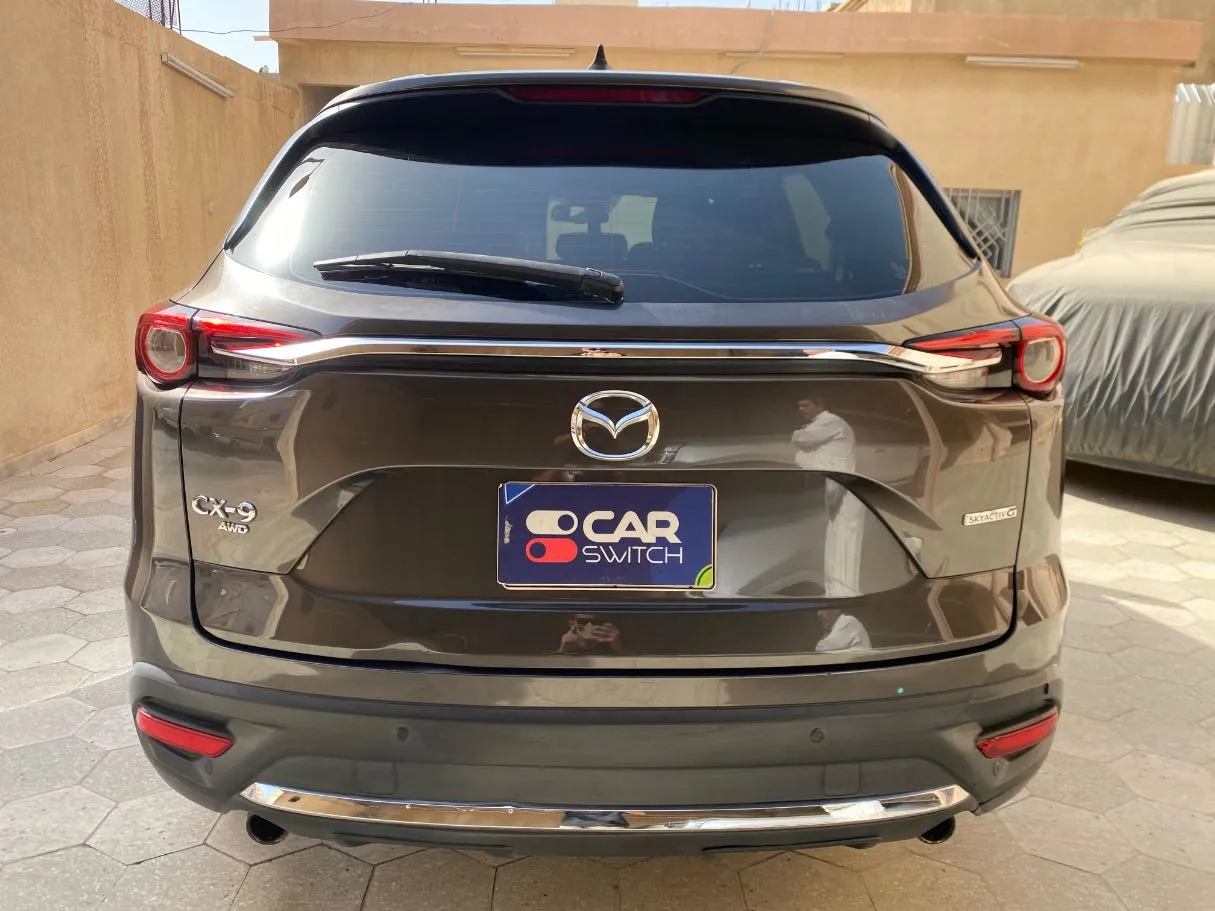 Car image 6