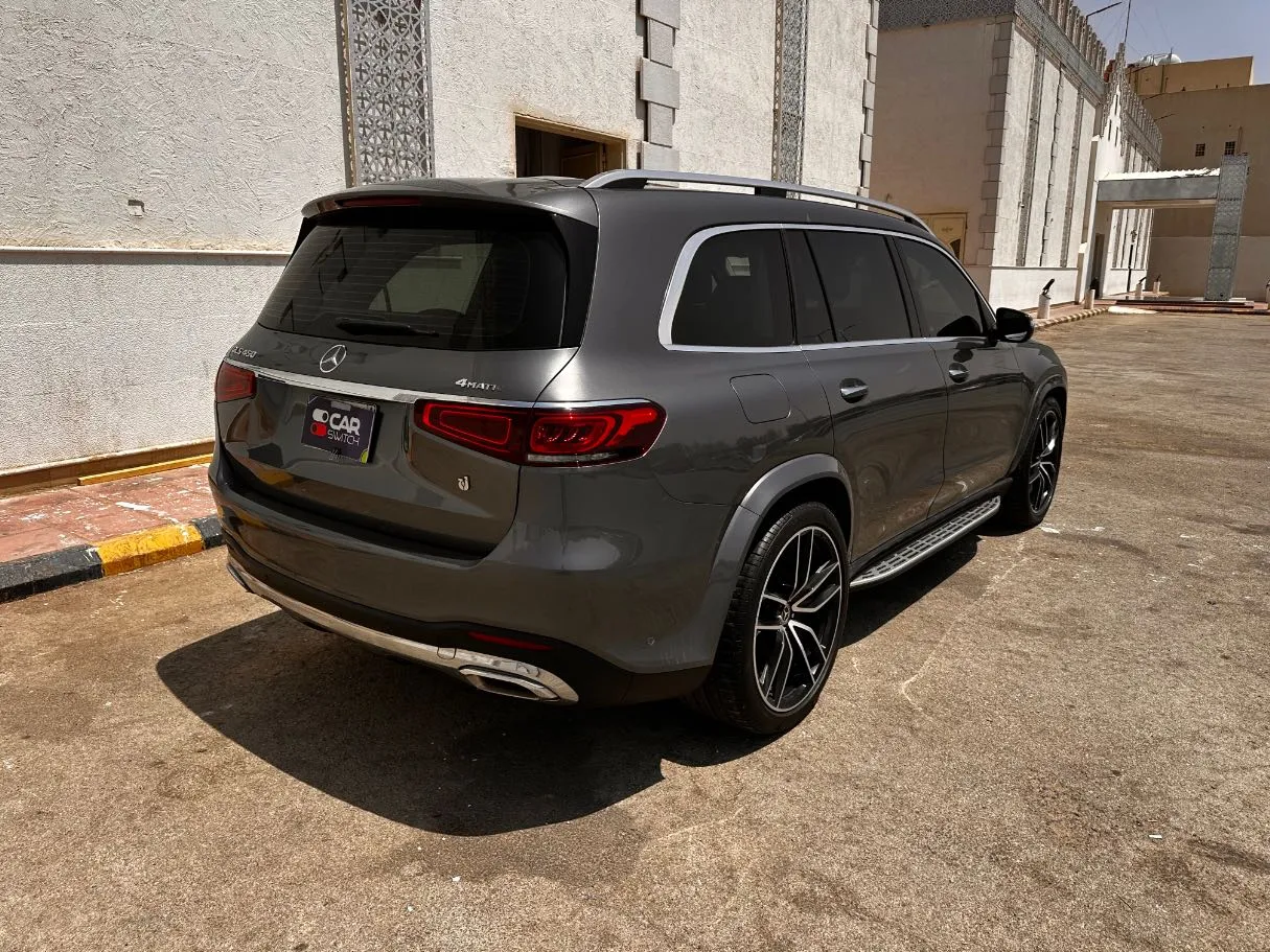 Car image 5