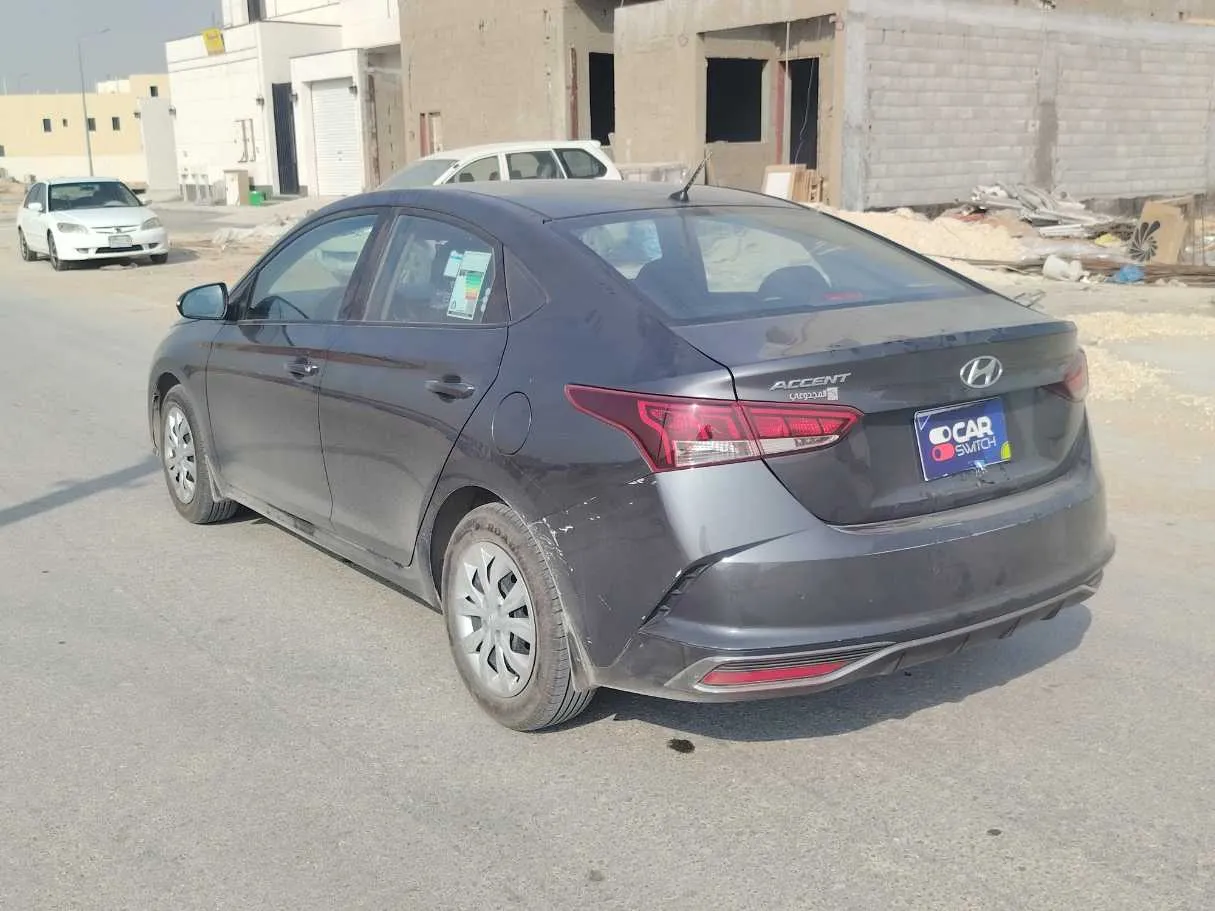 Car image 7