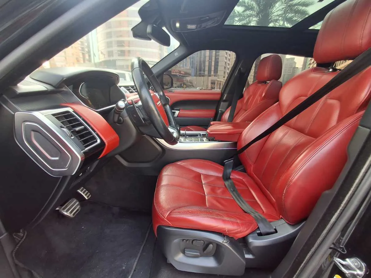Car image 12