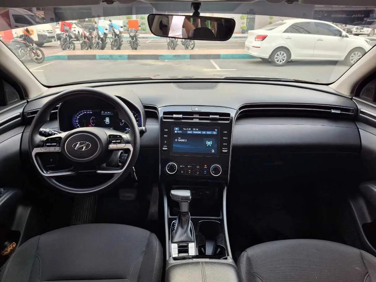 Car image 15