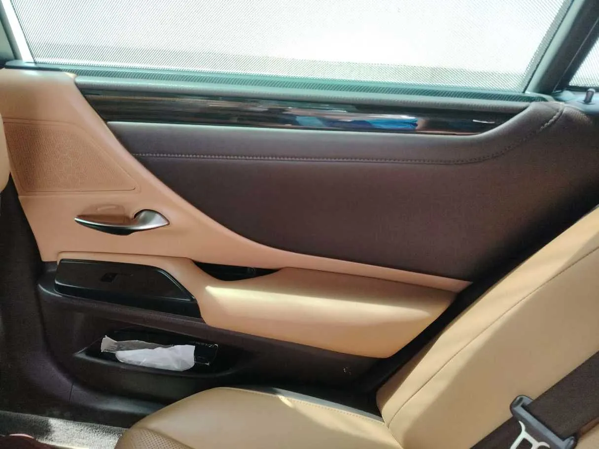 Car image 39