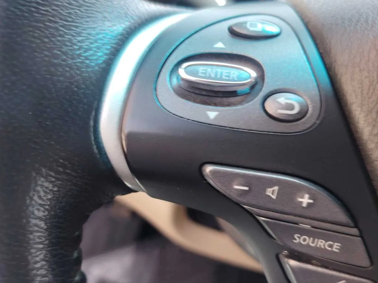 Car image 36