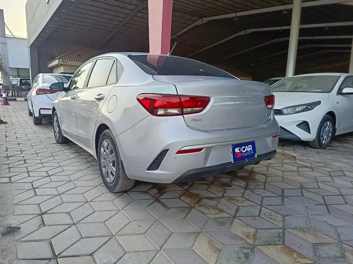 Car image 7