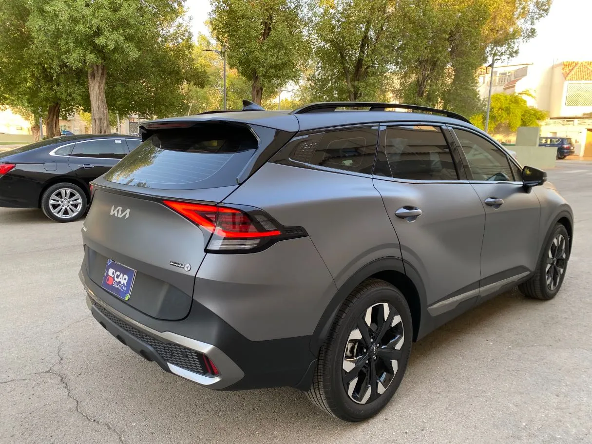 Car image 5