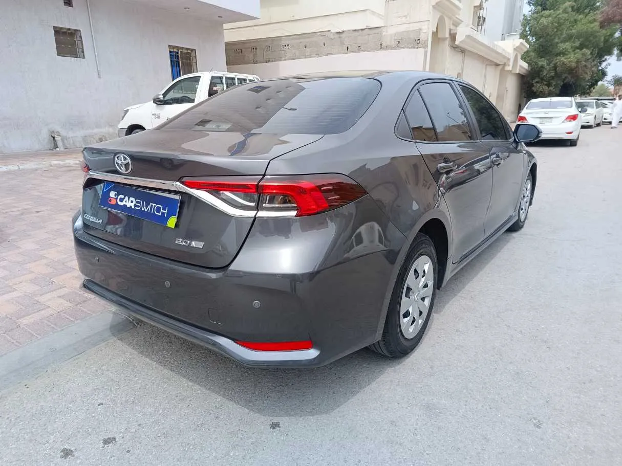 Car image 5