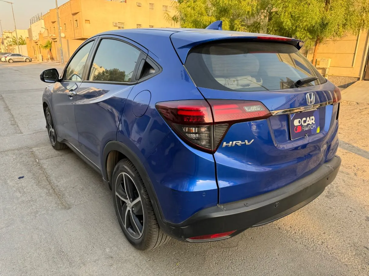 Car image 7