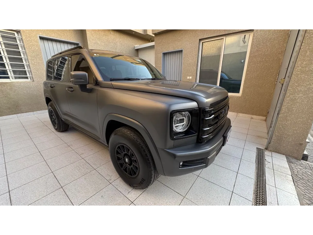 Car image 3