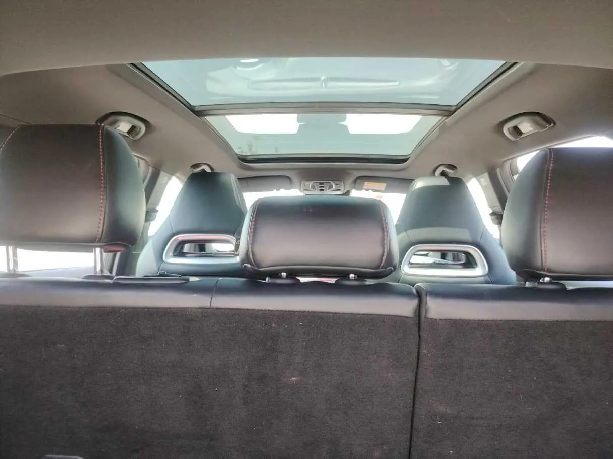 Car image 27