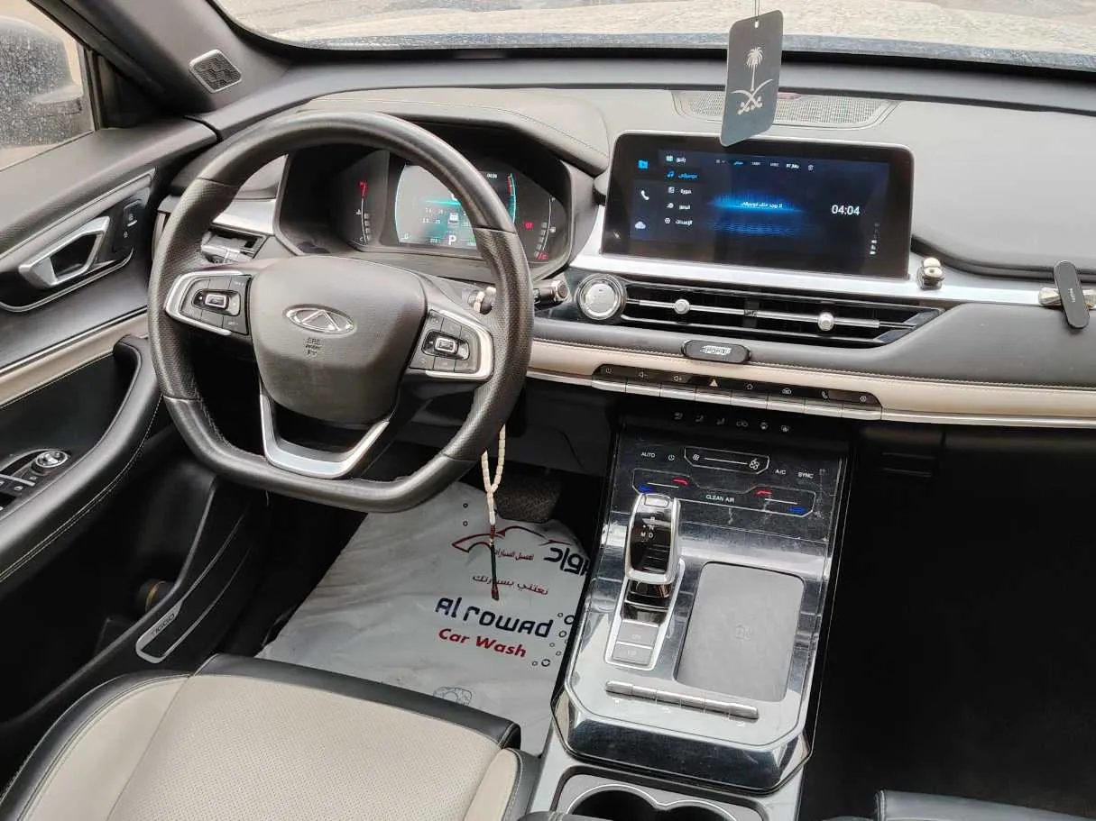 Car image 25