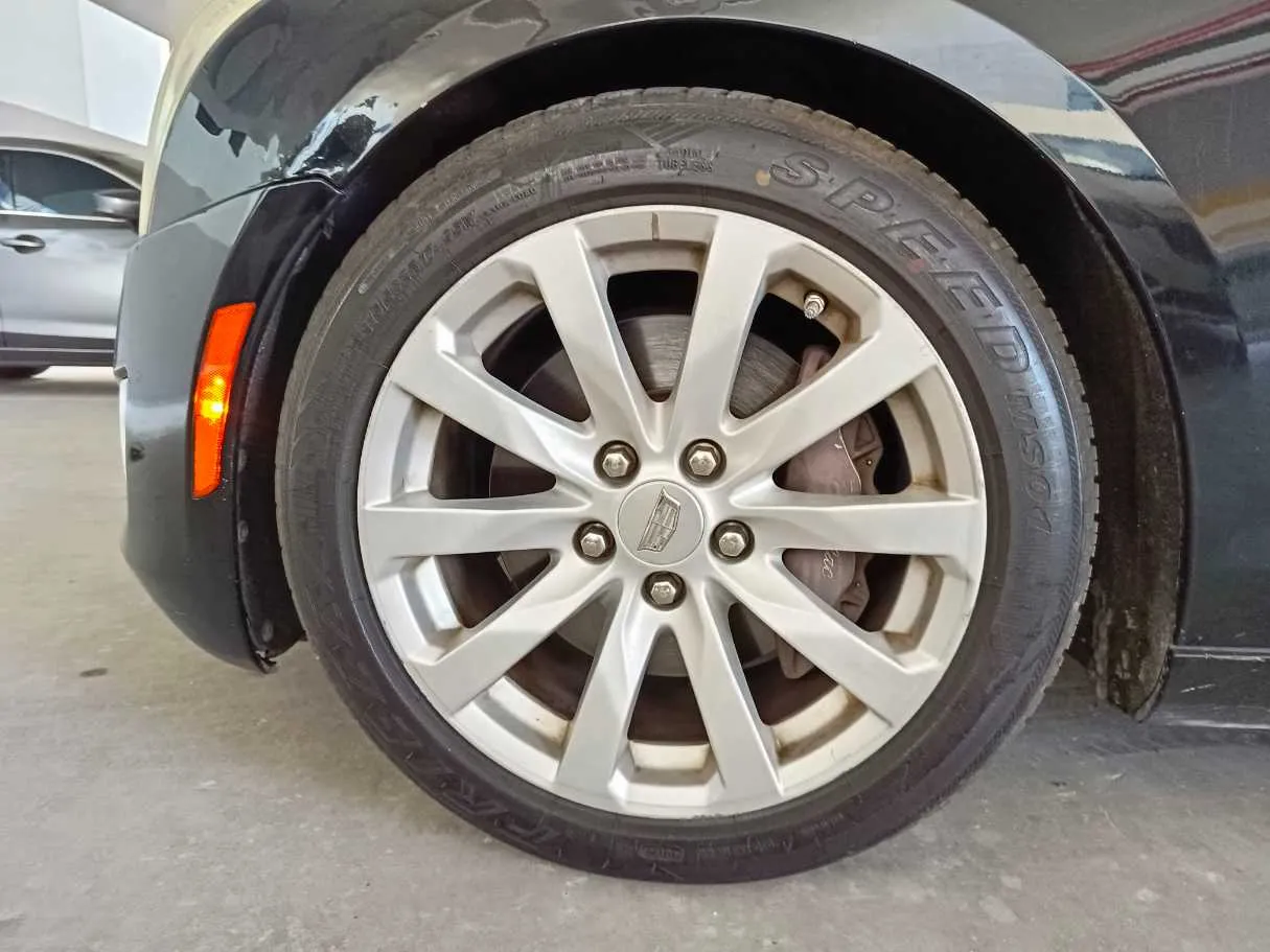 Car image 10
