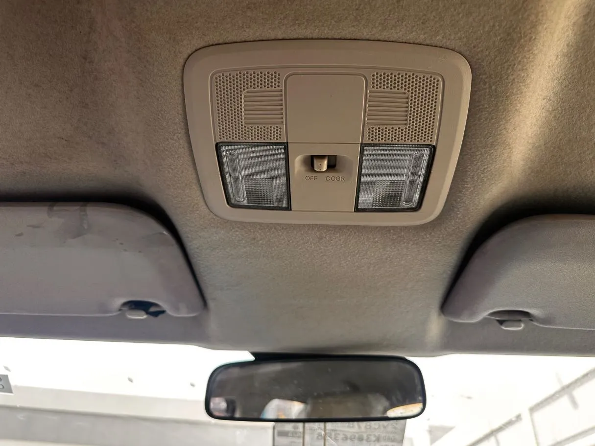 Car image 23