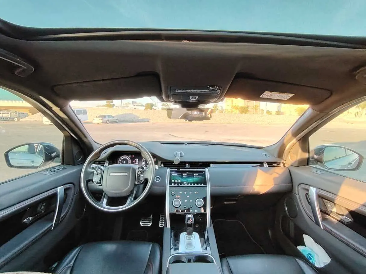 Car image 17