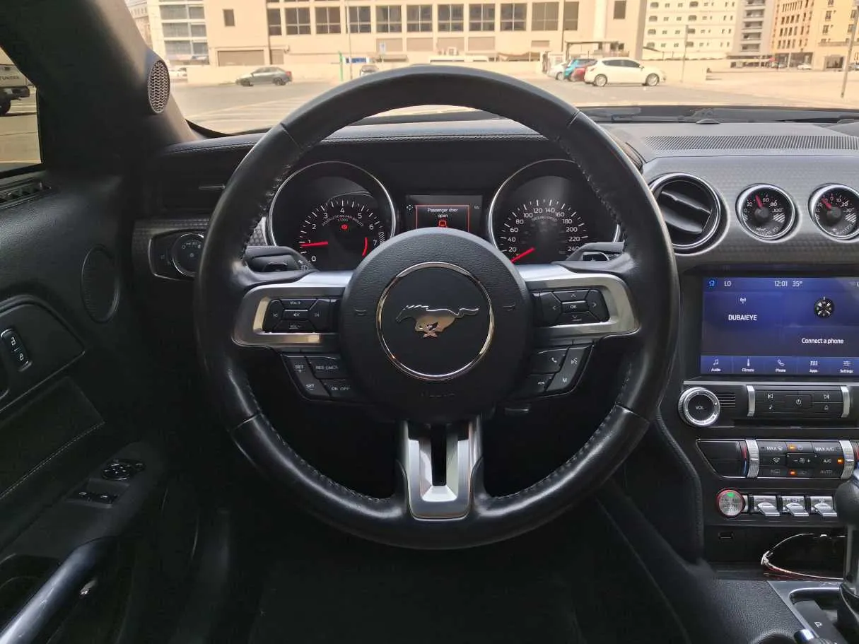 Car image 16