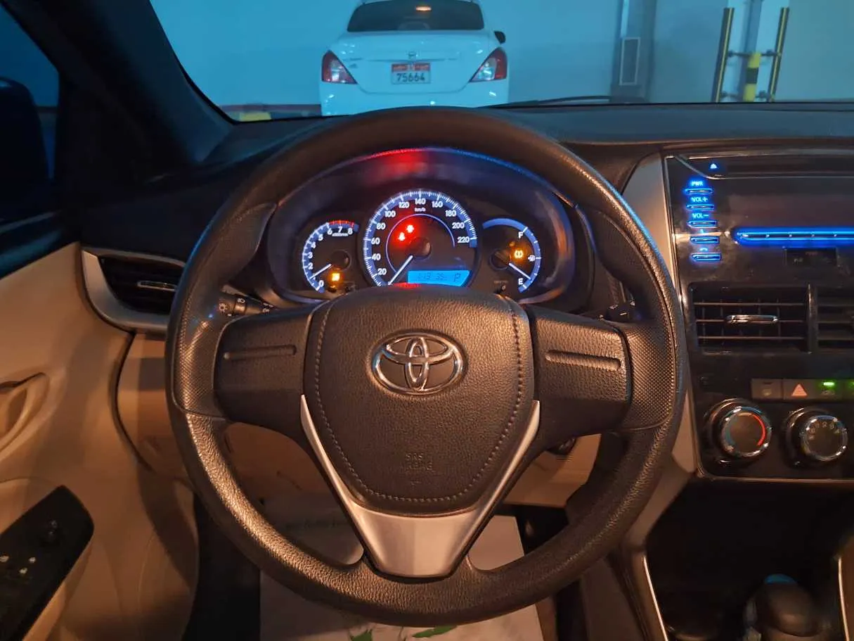 Car image 16
