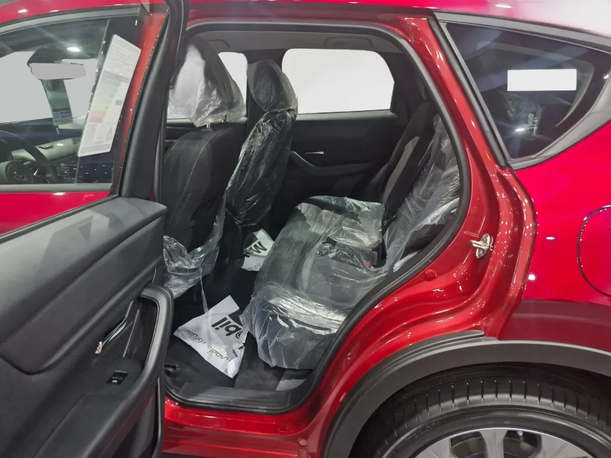 Car image 7