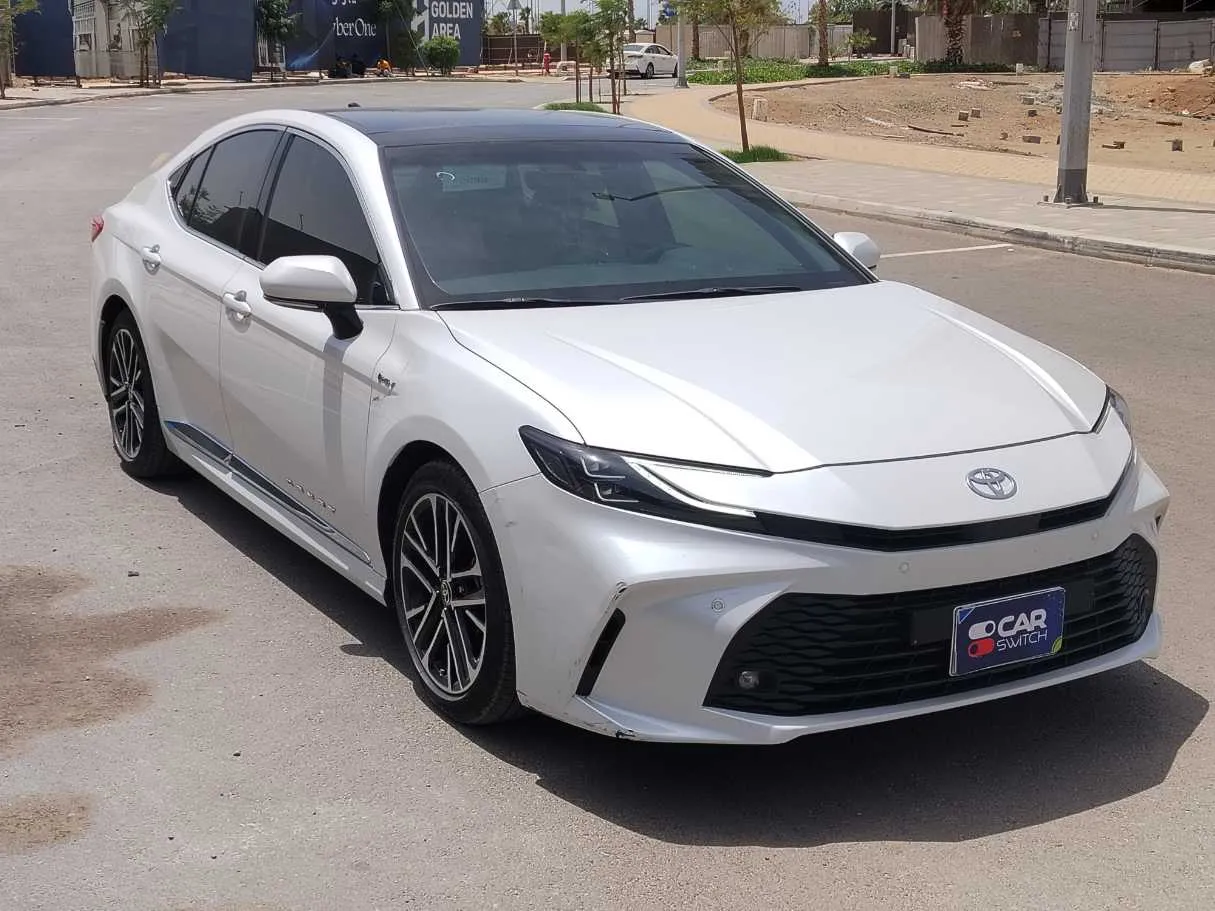 Car image 3