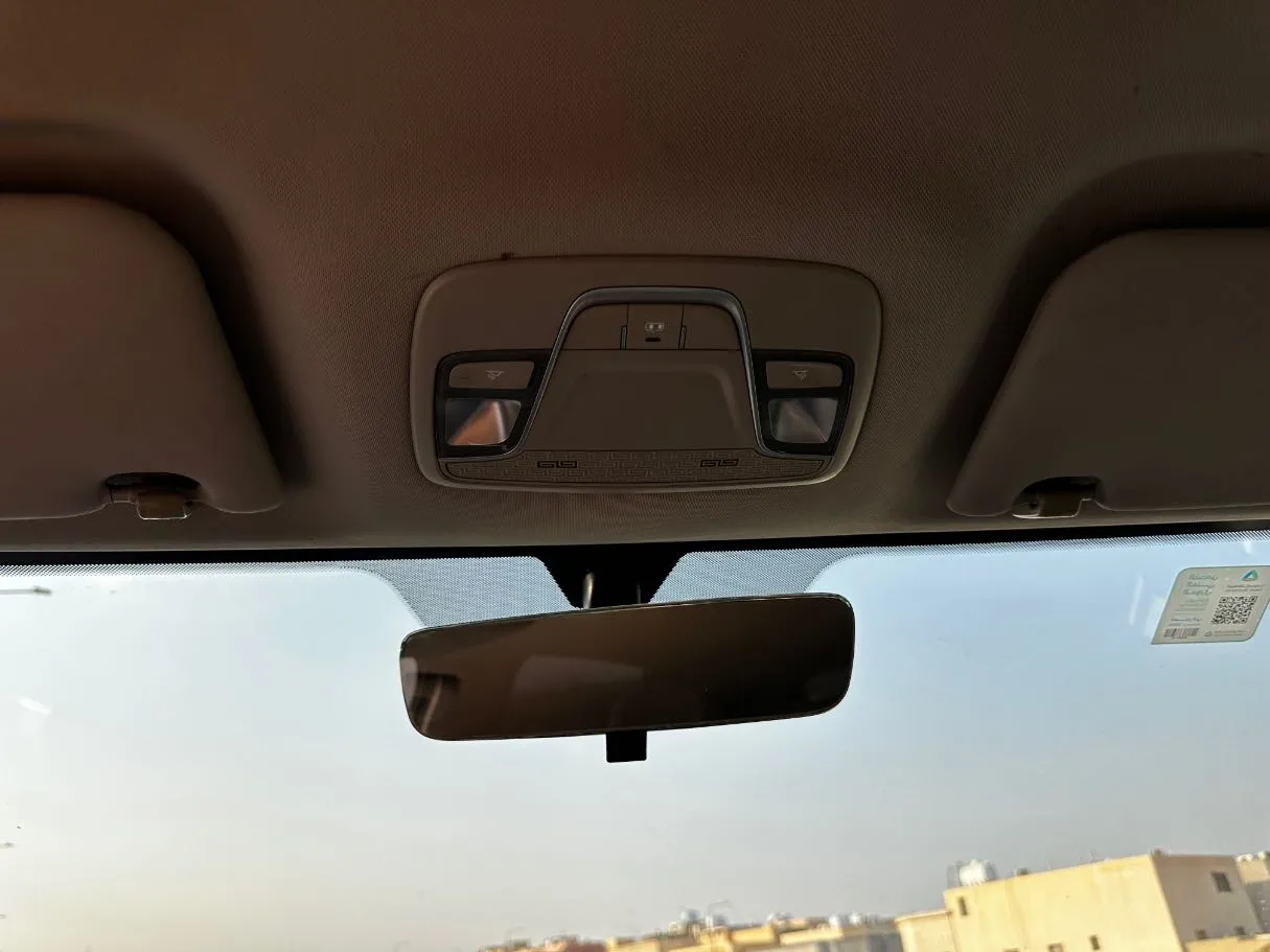 Car image 23