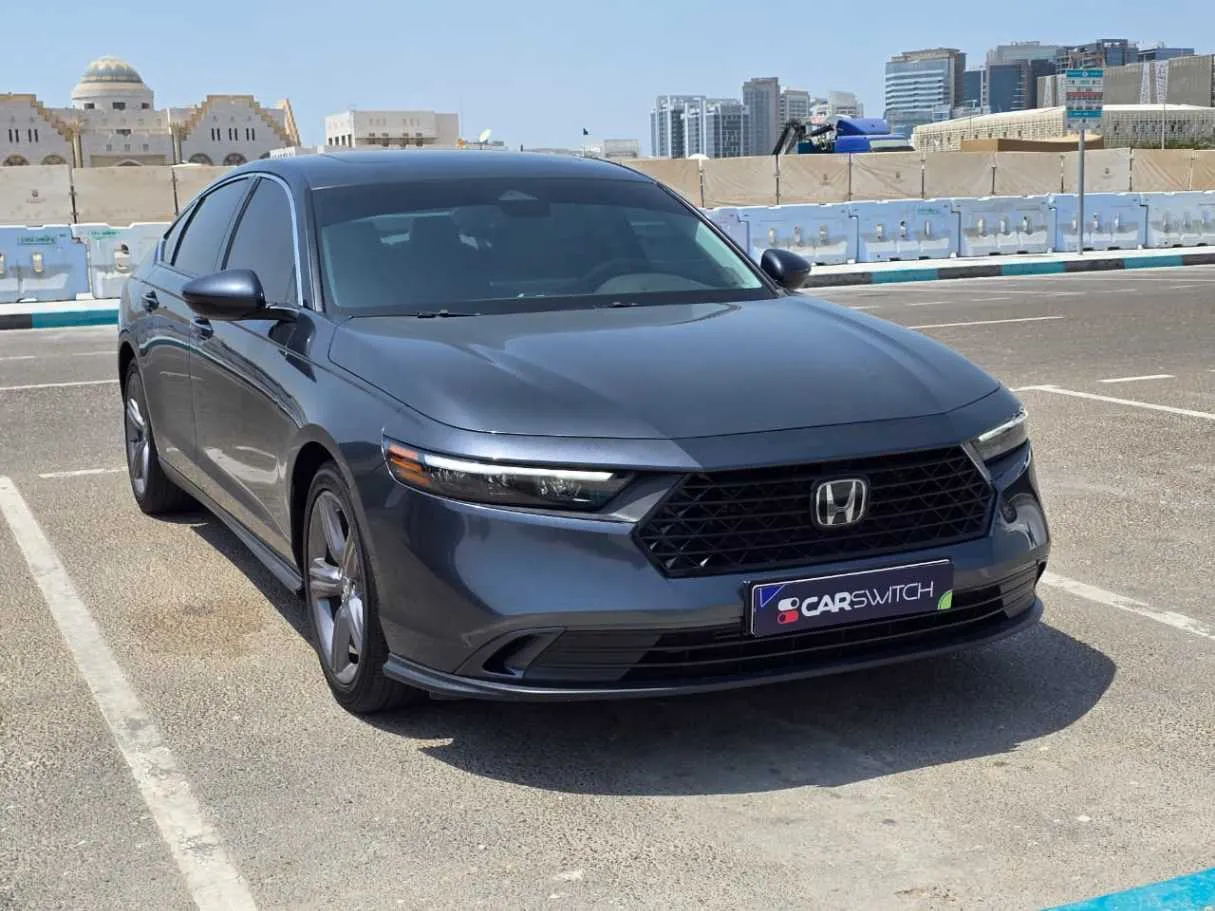 Car image 3