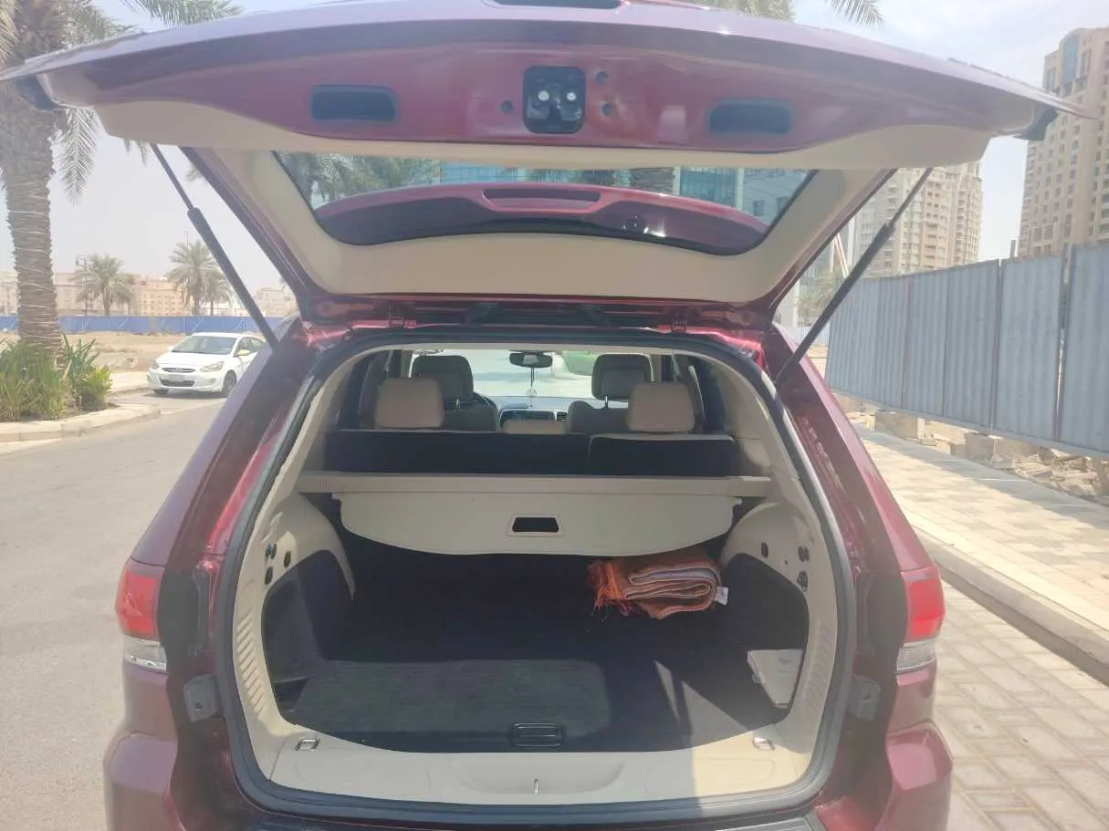 Car image 24