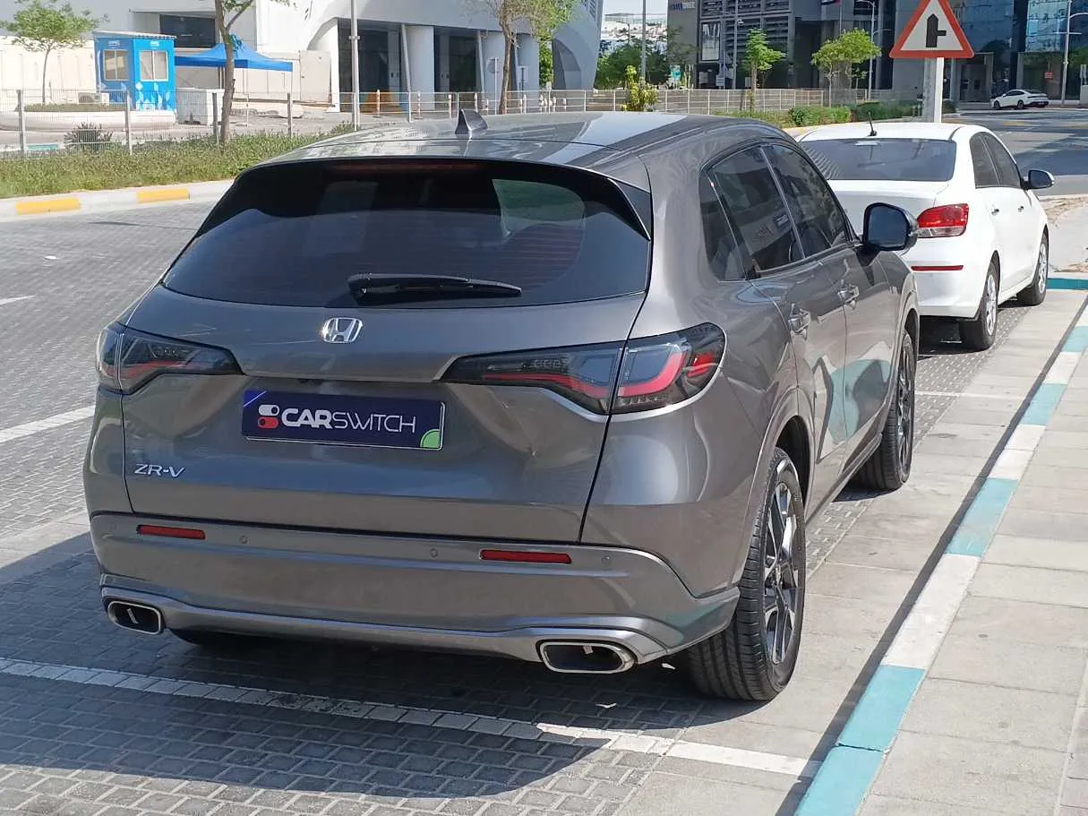 Car image 5
