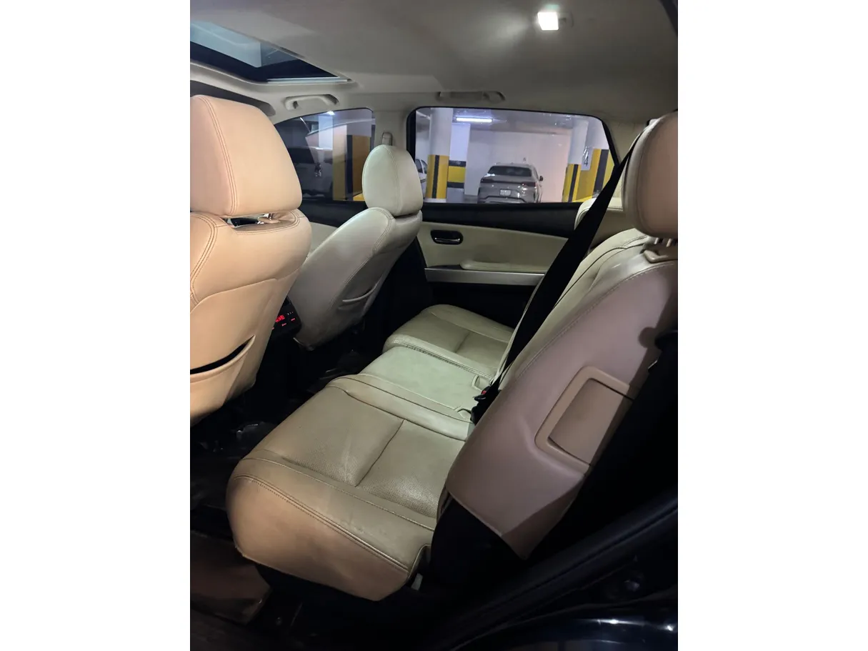 Car image 13
