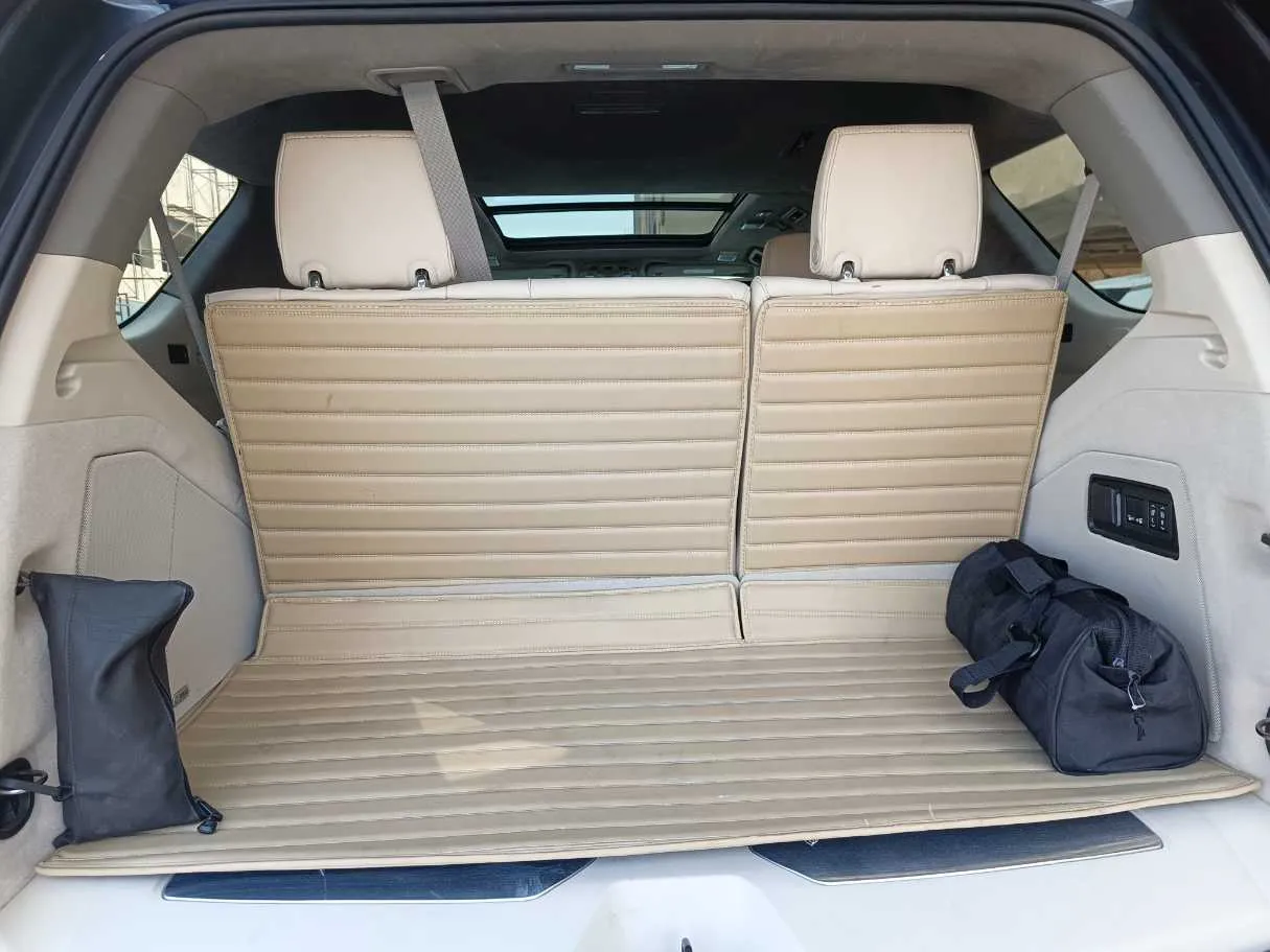 Car image 32