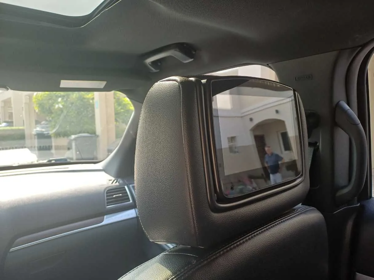 Car image 19