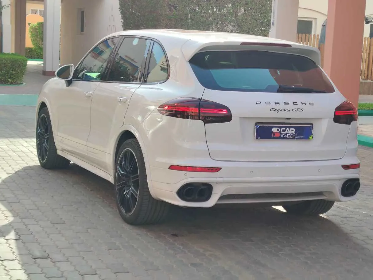 Car image 7
