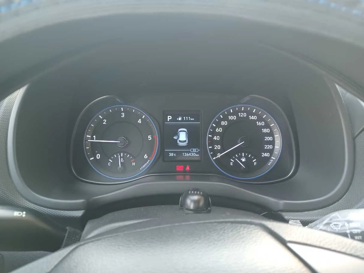 Car image 17