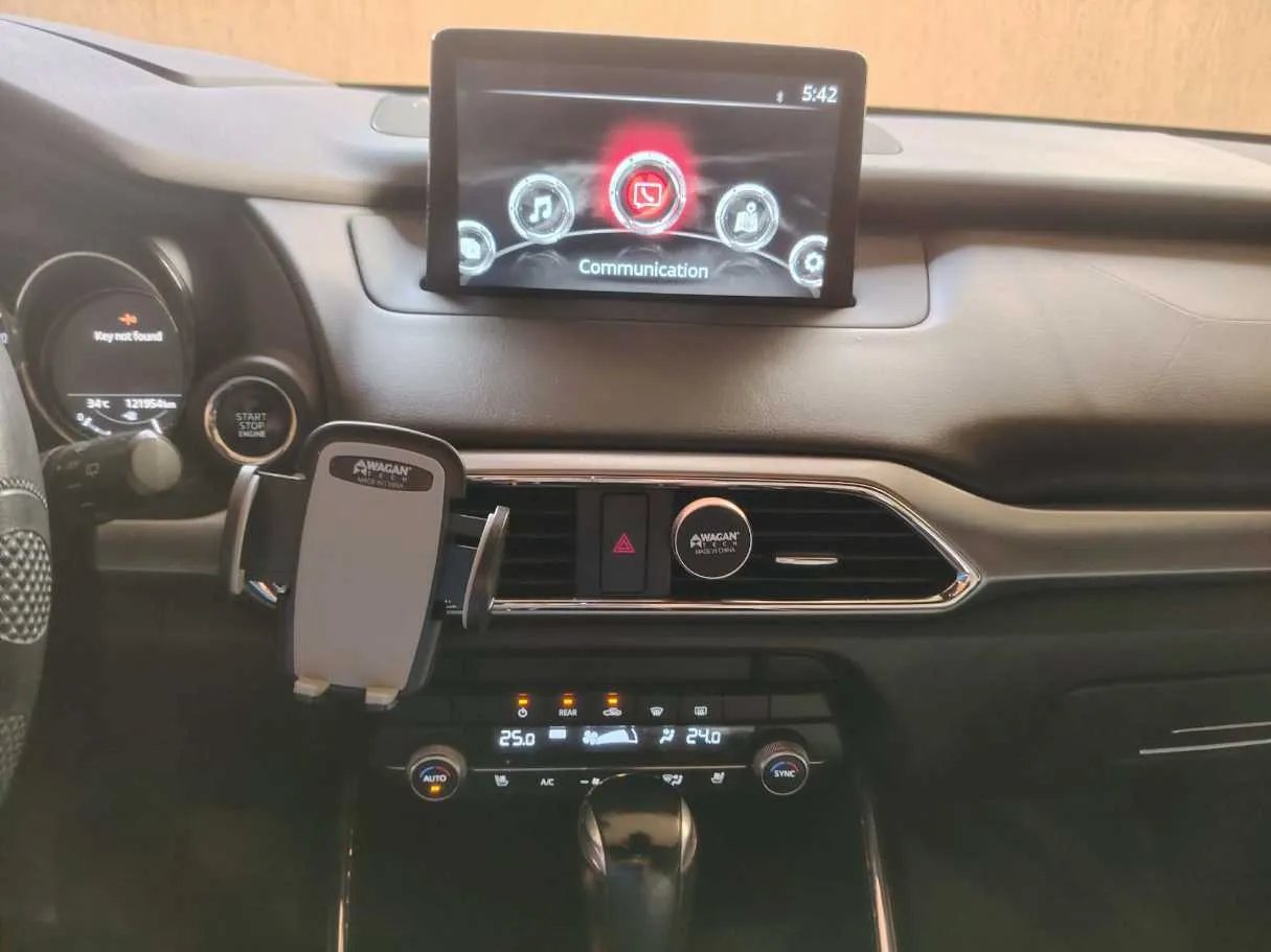 Car image 25