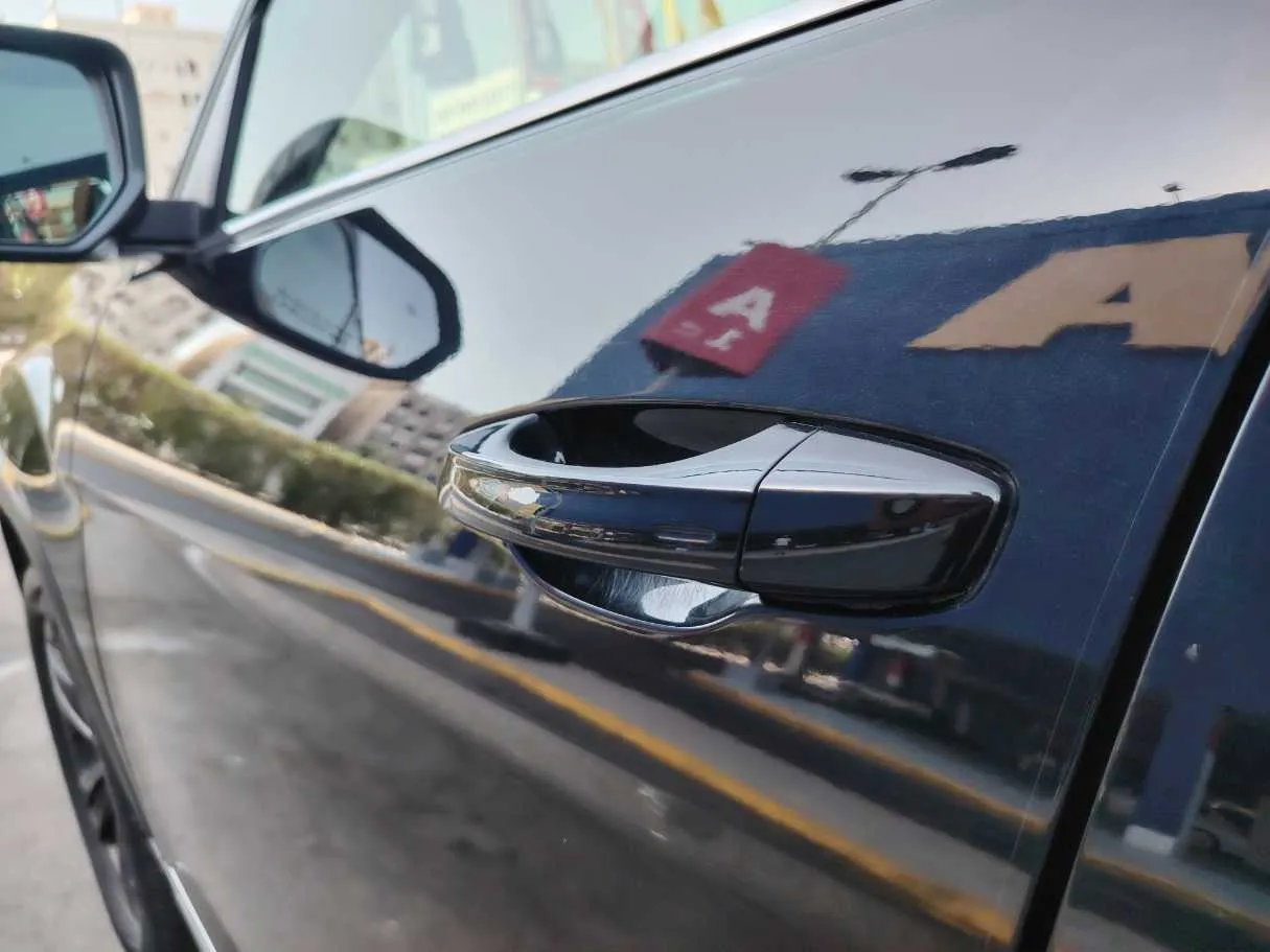 Car image 28