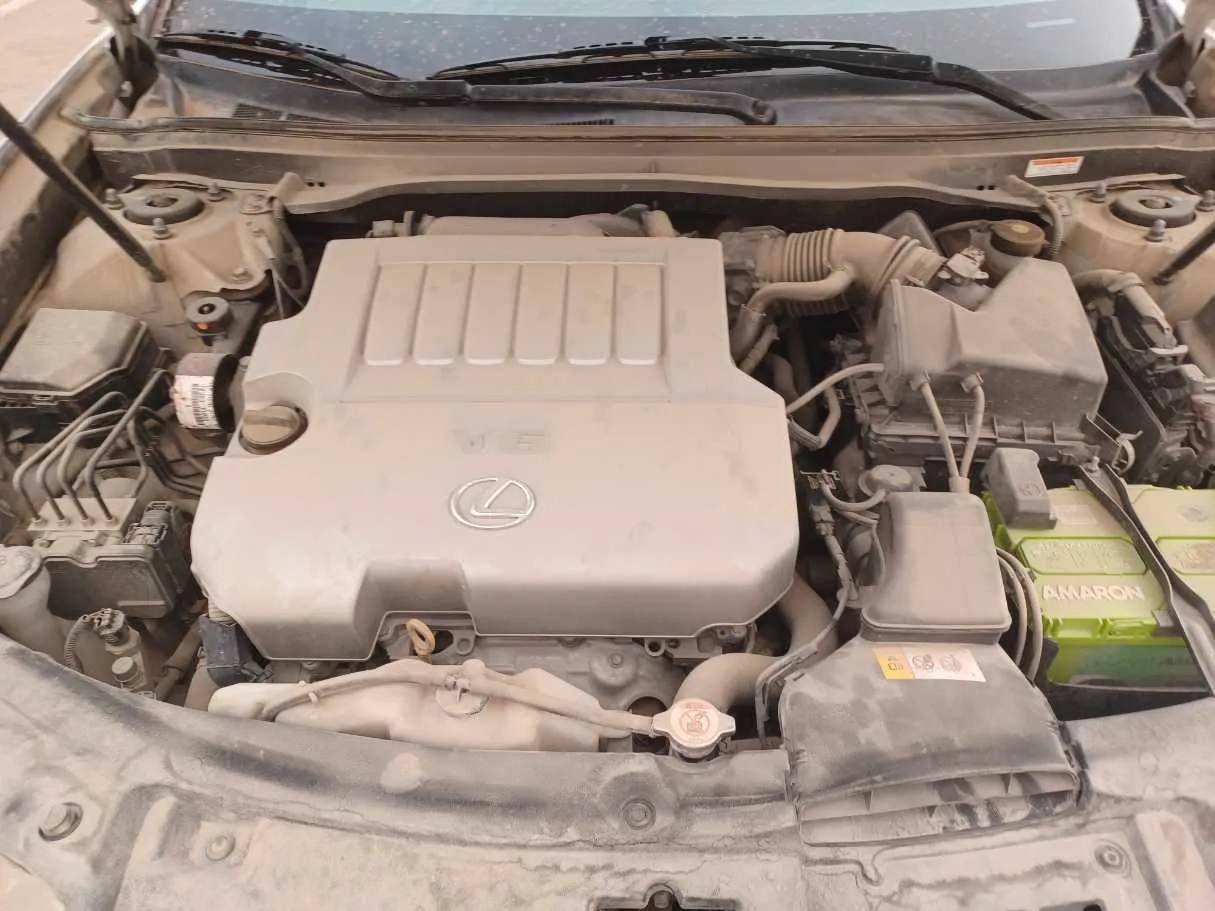 Car image 25