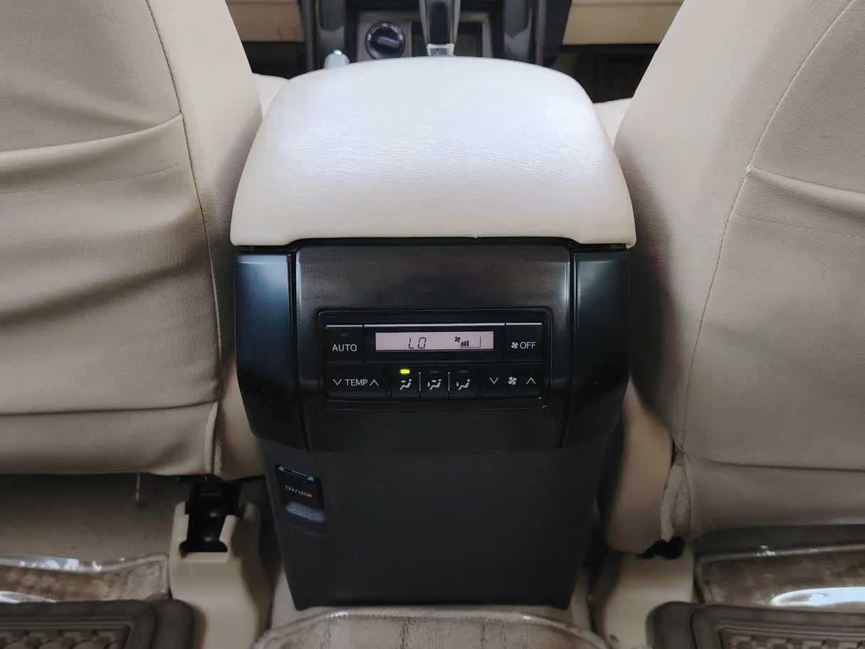 Car image 34