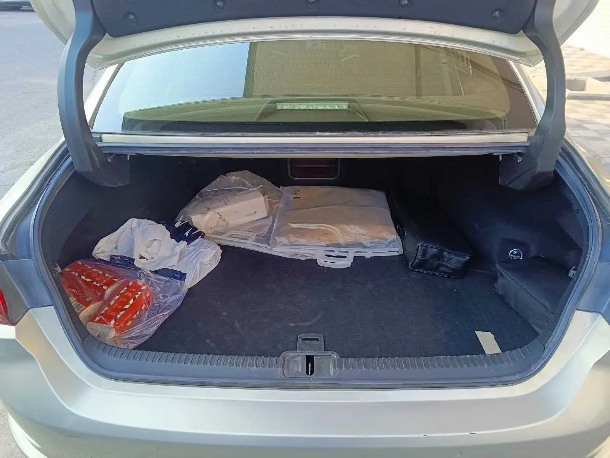 Car image 28