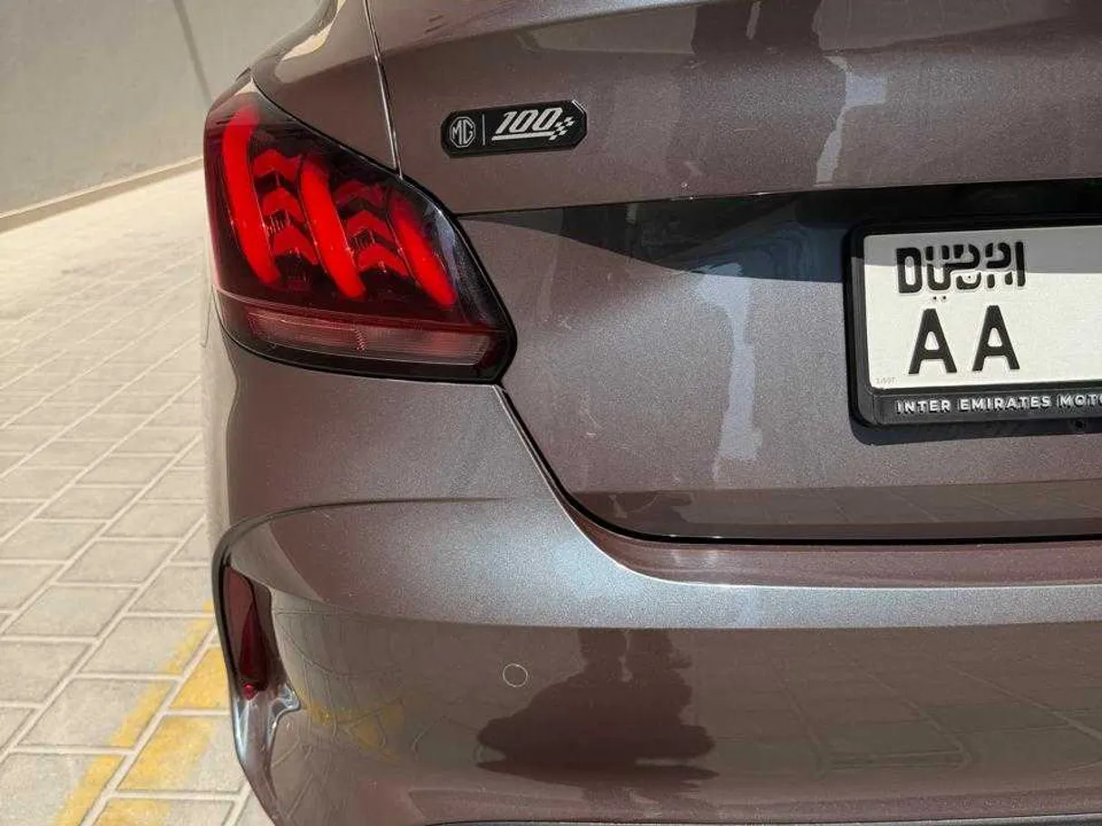 Car image 8