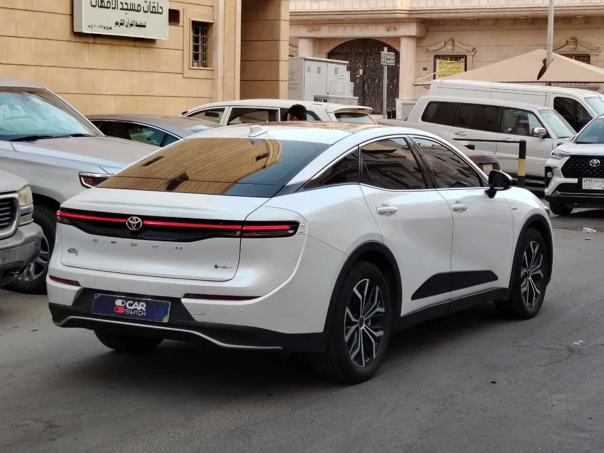 Car image 5