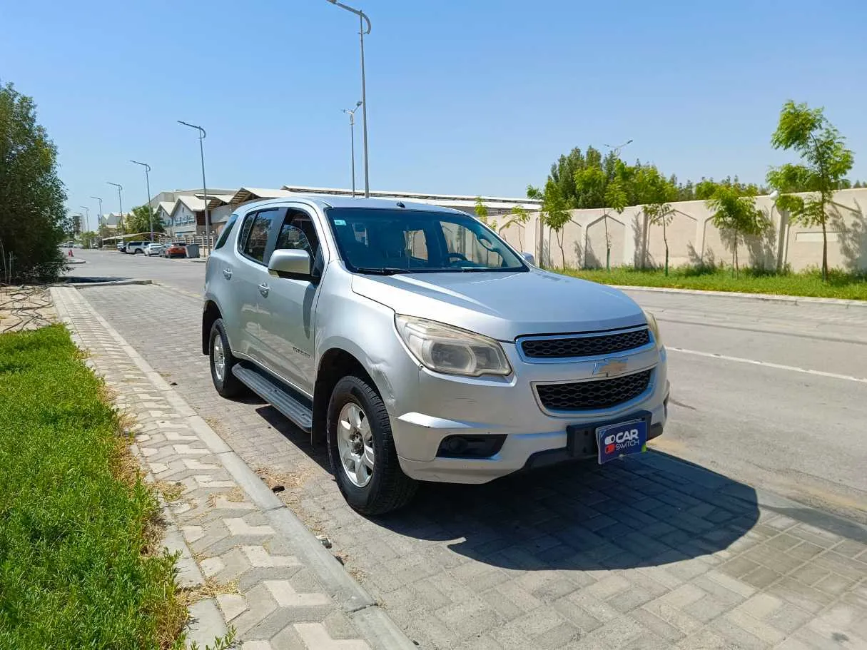 Car image 3
