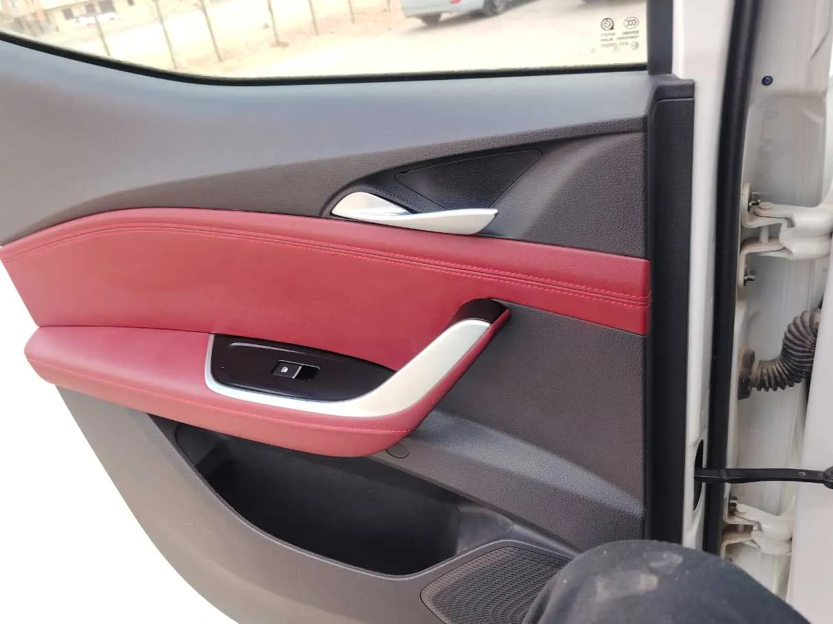 Car image 22