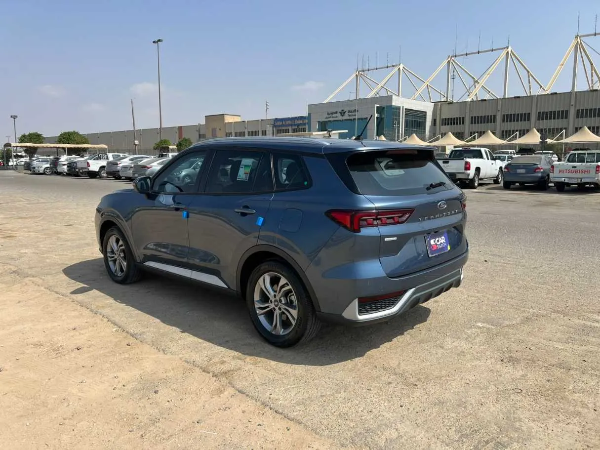 Car image 7