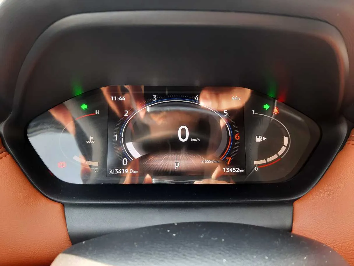 Car image 18